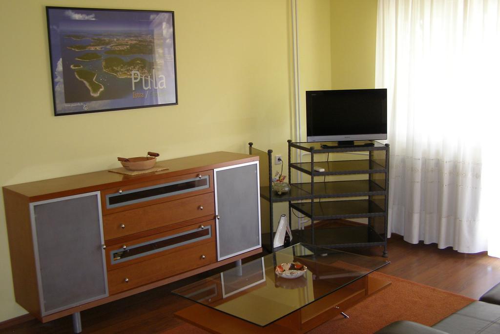 Apartment Vallelunga Pula Zimmer foto